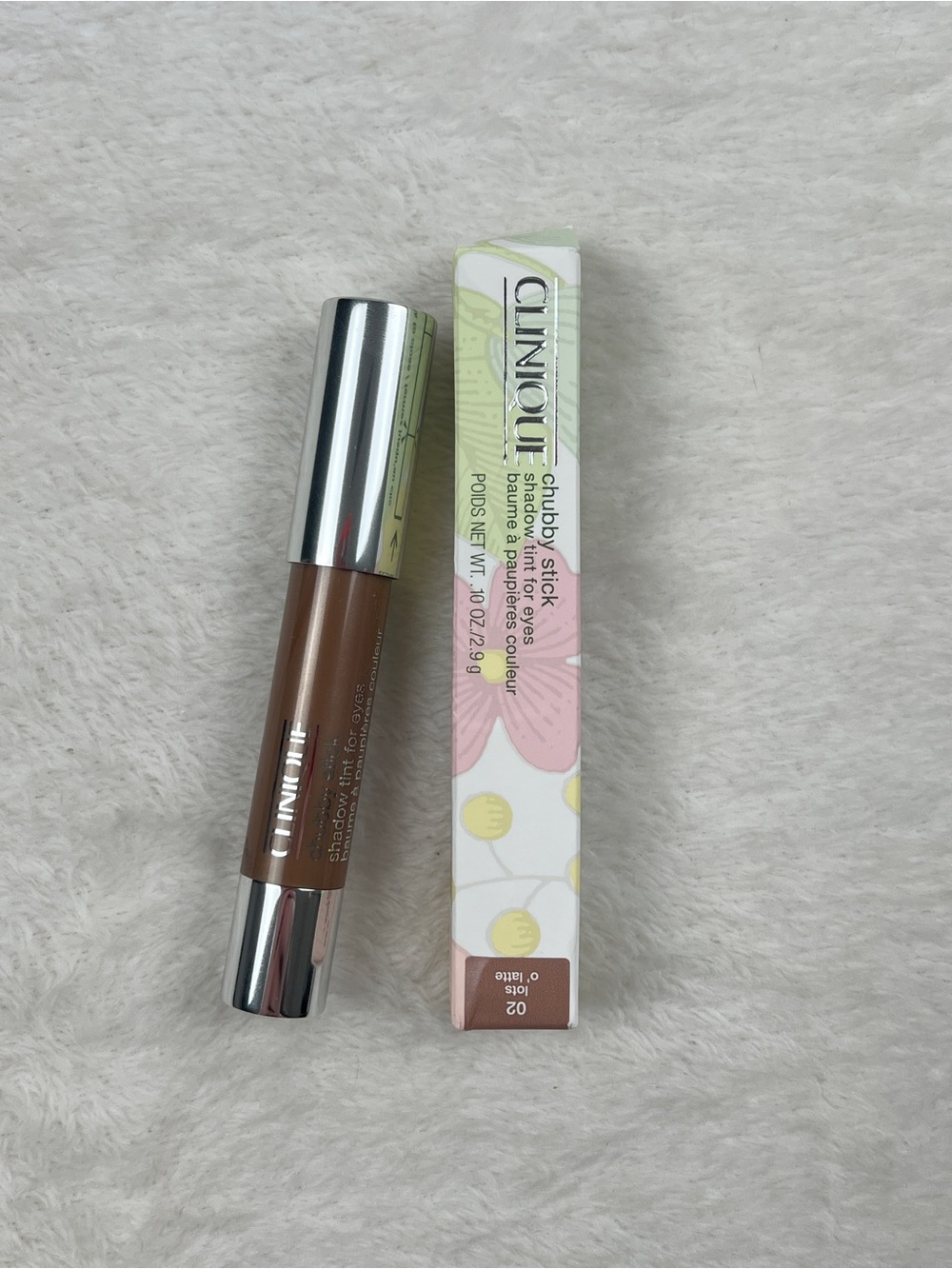 Clinique Chubby Stick Shadow Tint for Eyes 02 Lots O’ Latte 0.10 oz New